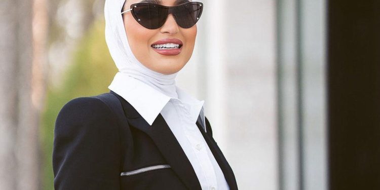 تنسيقات شتوية للمرأة العاملة (صور)