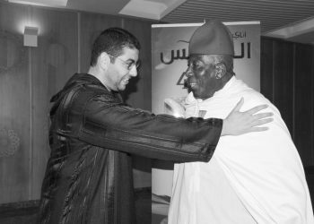 وزير الشباب والثقافة والتواصل ينعي وفاة الفنان الهرم “باعزيزي”