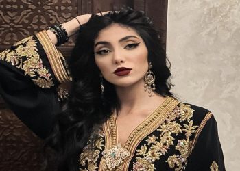شقيقة دنيا بطمة تفجرها: “أشباه فنانات بغاو ينهيو مسيرة ختي” (صورة)