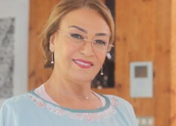بصورة٠٠نزهة الركراكي تظهر بملامح مختلفة هل هي عملية تجميل أو اعتناء بمظهرها فقط ؟