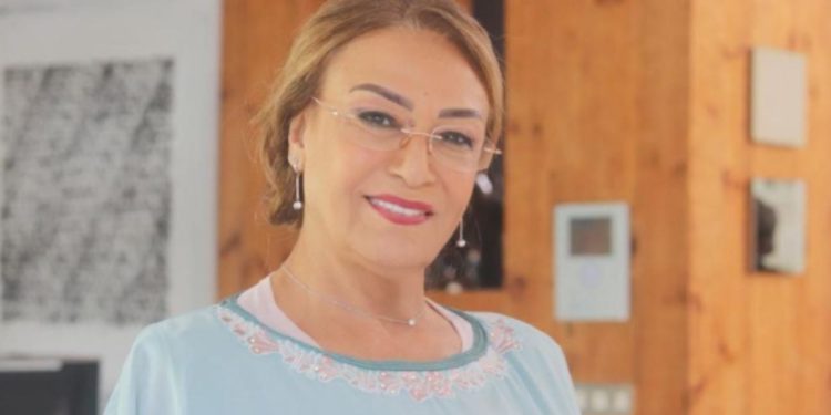 بصورة٠٠نزهة الركراكي تظهر بملامح مختلفة هل هي عملية تجميل أو اعتناء بمظهرها فقط ؟