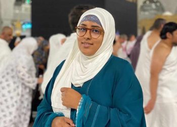 أول تعليق للمؤثرة دنيا الزيراوي بعد وفاة والدها٠٠(صورة)