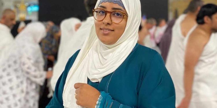 أول تعليق للمؤثرة دنيا الزيراوي بعد وفاة والدها٠٠(صورة)