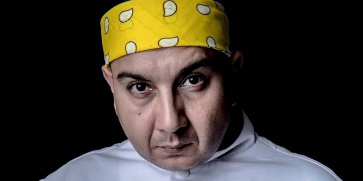 الشاف سيمو بعد وفاة والده: “كيف الحياة من دونك٠٠وخليتي ليا مسؤولية أمي”
