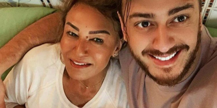 بمناسبة اليوم العالمي للمرأة٠٠سعد لمجرد يوجه رسالة خاصة إلى والدته