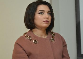 بكلمات مؤثرة٠٠فرح الفاسي تحن إلى والدتها المتوفية