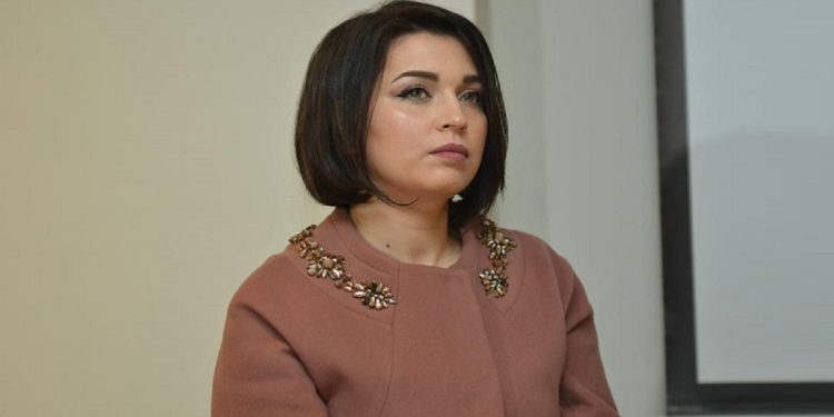 بكلمات مؤثرة٠٠فرح الفاسي تحن إلى والدتها المتوفية