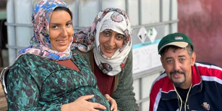 دنيا بوطازوت فخورة ب”جوج وجوه”: “الحمد لله حرك جهود كبيرة تخدم المحتاجين”