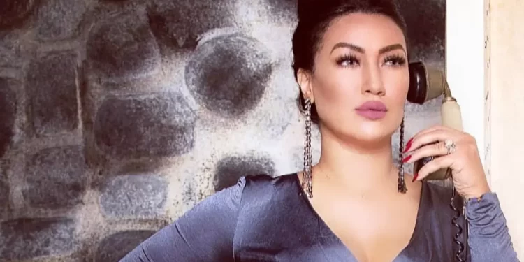 ممثلة مغربية: “درت تقنية شد الوجه بالخيوط وماغانكدبش ونقول سر جمالي هو شرب الماء”