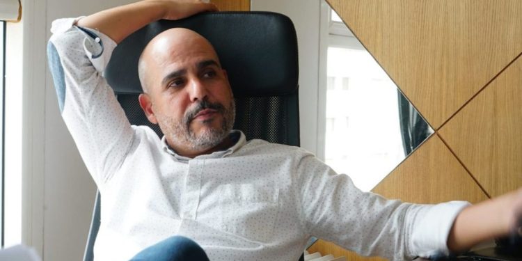 رضوان الرمضاني منفعل بسبب “البوز المغربي” ويحمل الجمهور المسؤولية٠٠