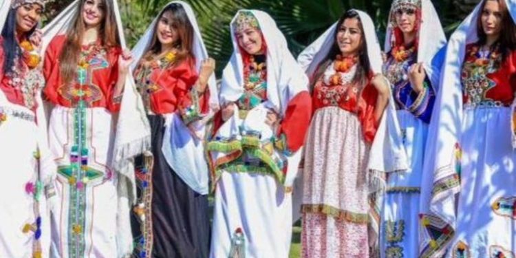 الزي التقليدي السوسي من تملحفت الى القفاطين المطرزة