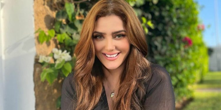الفنانة نرجس الحلاق تغادر المغرب من جديد ..تفاصيل