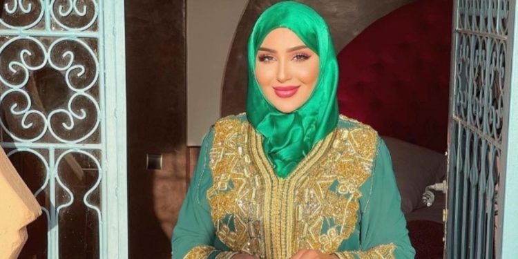 بعد مرور سنة عن زواجها..صوفيا تايتماترز تستعد إلى حفل زفافها وعقيقة ابنتها في آن واحد