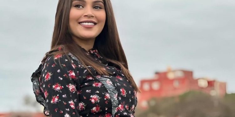 بطلة ” بين لقصور” تزف إلى متابعيها هذه المفاجأة (صور)