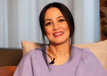 بعد سنوات من الهجرة..سناء عكرود تعود إلى بلادها