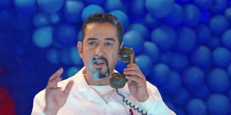 البخاري يرد على الجم بسبب خلافهما: “قلبنا بيض من الحقد”