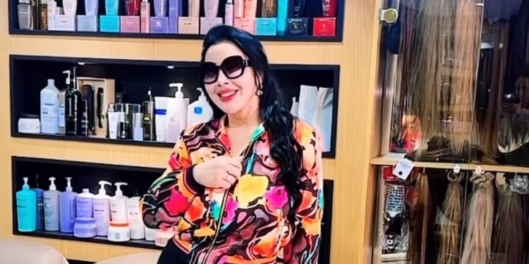 بلوك جديد..الفنانة سعيدة شرف تبهر جمهورها (صور)