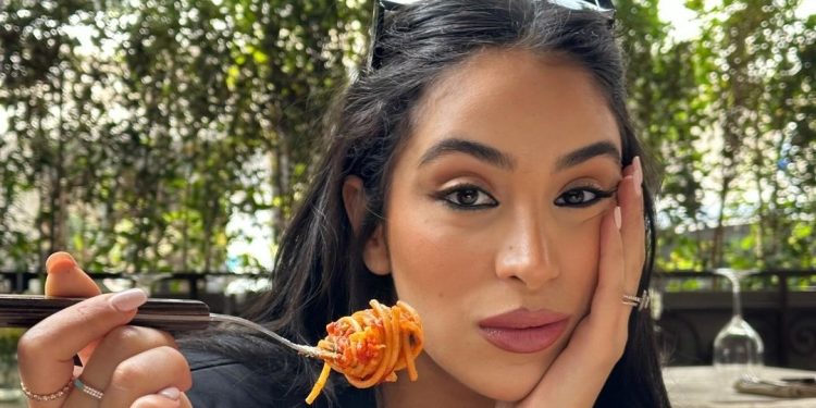 متابعة تتمنى المو_ت للفنانة ماريا نديم ..(صورة)