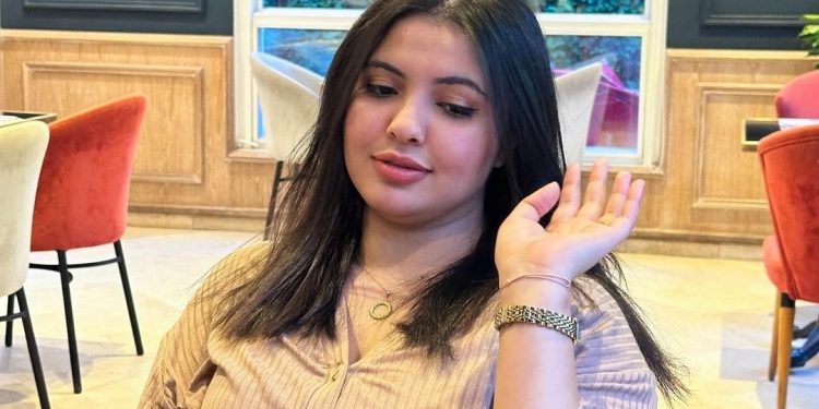 أفلاطونة تعلق بخصوص موت “مي السعدية” ..وتوجه رسالة قاسية إلى سارة