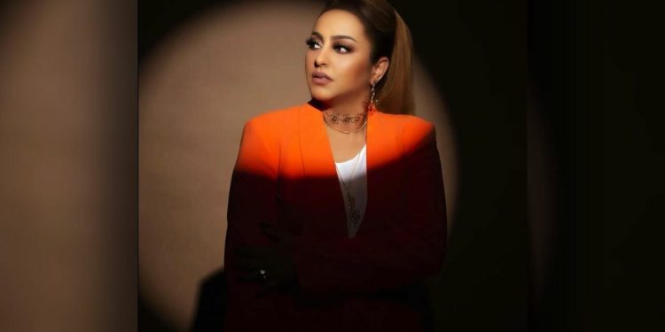 الفنانة زينة الداودية توجه رسالة إلى والدتها (صورة)