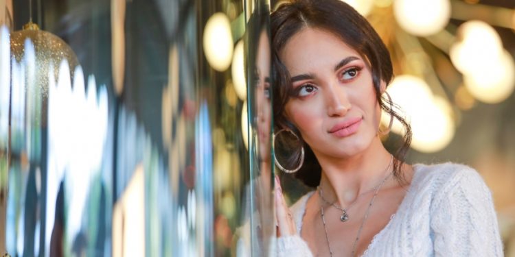 الفنانة زينب أسامة: “العلاقات السامة كتخليك قوي وكتعطيك دروس فالحياة”