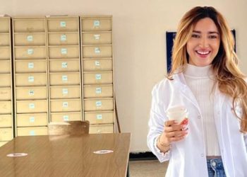 الممثلة زينب علامي ترتدي زي الأستاذة وتوجه رسالتها إلى التلاميذ المقبلين على الإمتحانات