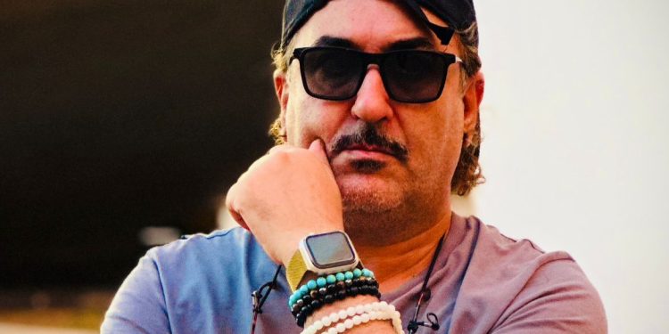 عادل الفاضيلي يبدأ في تصوير فيلم “خط الرجعة”