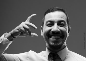 الكوميدي يسار يتقاسم فخره بنفسه عقب وضع سيرته الذاتية في امتحان السادس ابتدائي..تفاصيل