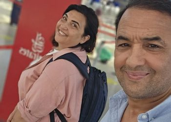 رشيد الوالي عن زوجته: “أنا فرحان حيت مراتي عندها حلم وكنساعدها باش توصل ليه”