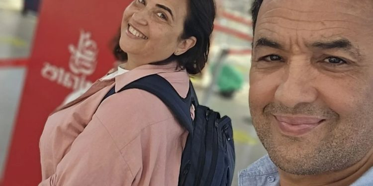 رشيد الوالي عن زوجته: “أنا فرحان حيت مراتي عندها حلم وكنساعدها باش توصل ليه”