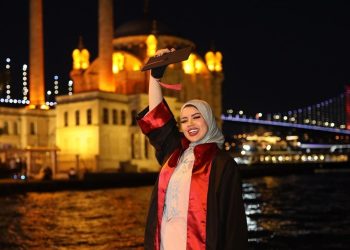 بالصور..المدونة حفصة ابحيح تحقق حلمها: “طحت ونضت على قبل هدفي”