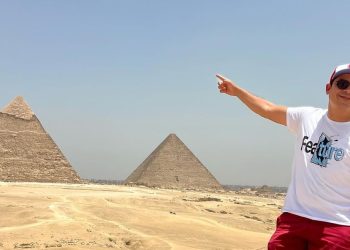 الفنان عدنان موحجة يكشف عن كواليس زيارته لمصر..(صور)