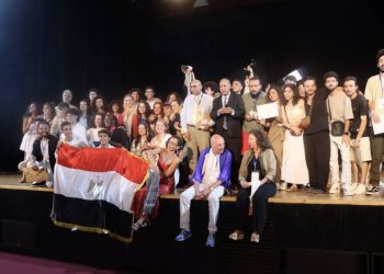 تتويج المسرحية المصرية “سالب صفر” بالجائزة الكبرى للمهرجان الدولي للمسرح الجامعي