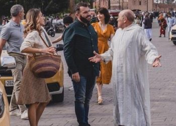 “TF1” تبث في وقت الذروة حلقة من سلسلتها “Camping paradis” تم تصويرها في المغرب