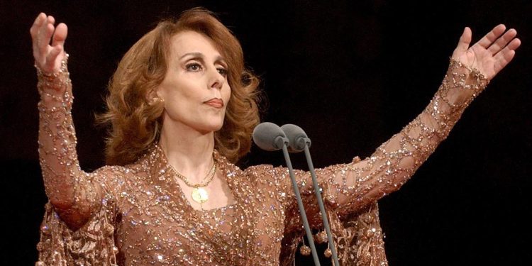 فيروز تغني دعما للبنان: “يا صغير ووسع الدني.. يا وطني”