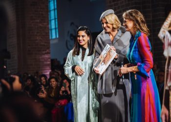 مريم بلخياط ترتدي قفطانا عمره 70 عاما في افتتاح معرض “MODA” بهولاندا  