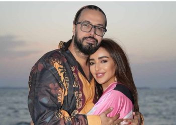 بكلمات رومانسية..لكريني يعايد زوجته بمناسبة عيد ميلادها (صور)