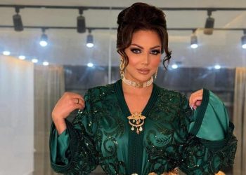 ابتسام تسكت: “ماتبقاوش تسولوني علاش باقي ماتزوجتش”