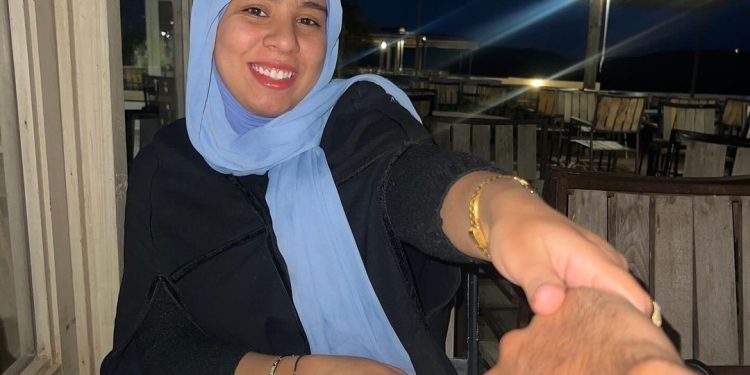 مريم الزايدي ترزق بأول مولود لها ( صورة)