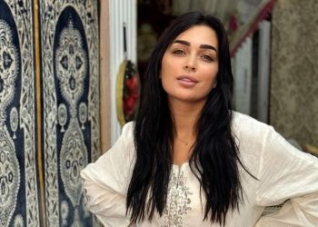 فرح  تعتذر من جمهورها بسبب تجربة فنية جديدة: ” غادي تكرهوني”
