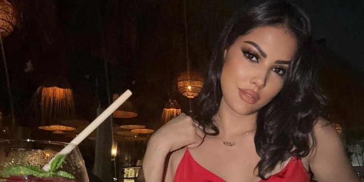 في يوم عيد ميلادها..الفنانة ابتسام تسكت تختار الإحتفال بمفردها ( فيديو)