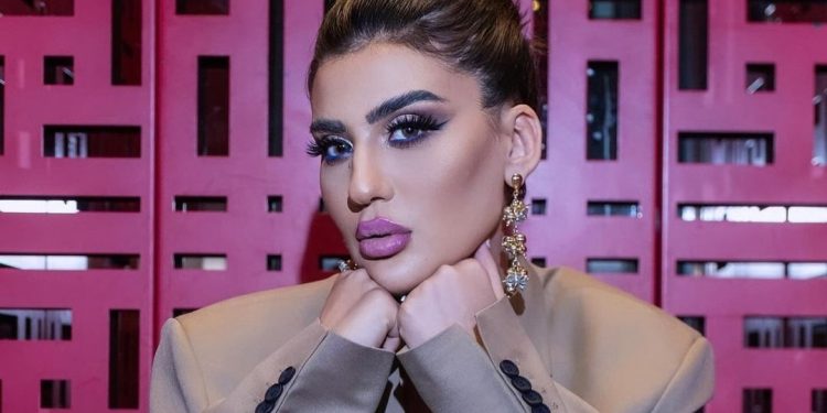الممثلة مريم باكوش تعتذر من جمهورها: “سمحولي على التفاهة ديالي”