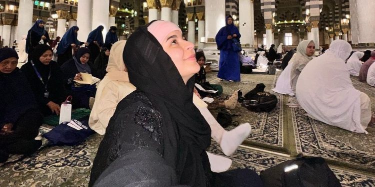 كوثر بامو: “لهذا السبب لم أنقطع عن صلاتي”