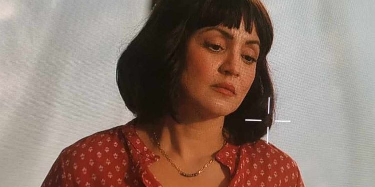 الممثلة سناء عكرود تشارك جمهورها مواصفات فارس أحلامها..