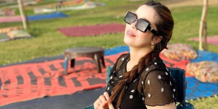 رجوى شانيل تفجرها: ” كنعيش ظروف خايبة وعييت نخبي”