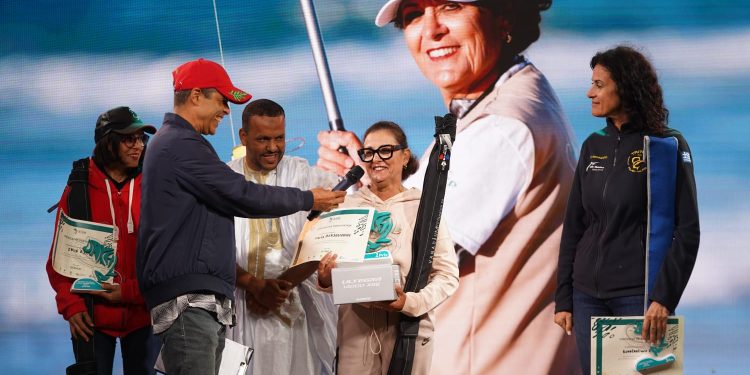 تتويج المغربية ماريا بنجلون بالمسابقة الوطنية والدولية للصيد السياحي الرياضي بالداخلة