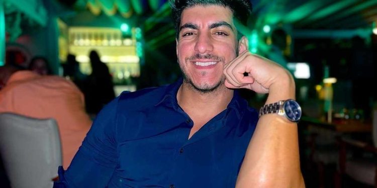 أول خروج٠٠عمر طليق رجاء يكشف لأول مرة سبب طلاقه (فيديو)