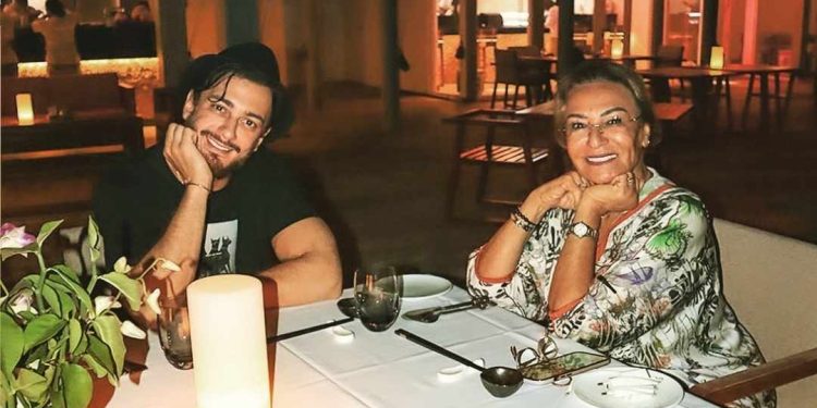 نزهة الركراكي تهنئ ابنها سعد لمجرد بسبب جديده الفني: “أنا فخورة بك”