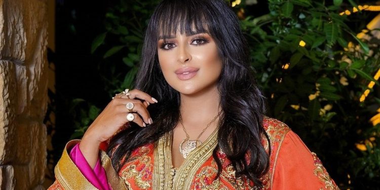 سناء شيكشوب تضع مولودها..