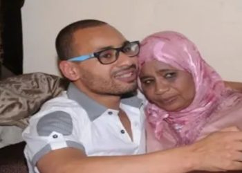 بعد طلاقه..محمد الريفي يظهر رفقة والدته ويعبر عن حبه لها